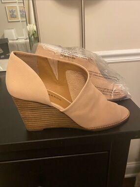 Lucky Brand Neutral Beige Open-Toe Stacked Wedge Sandals